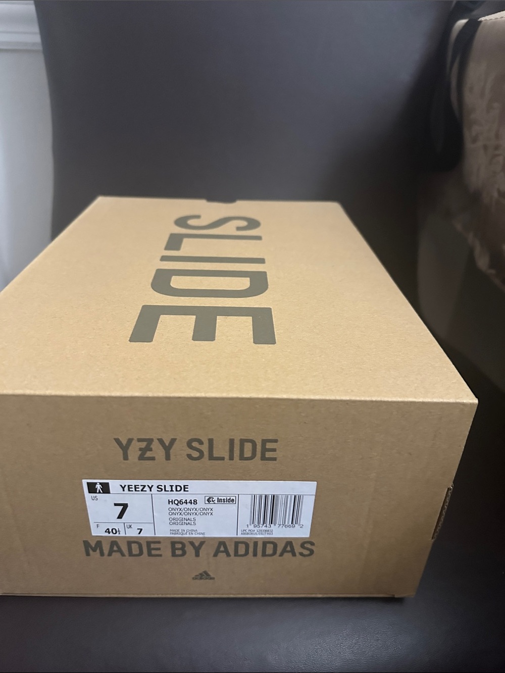 adidas Yeezy Slide — Matte Black Casual Slide - Picture 2 of 2